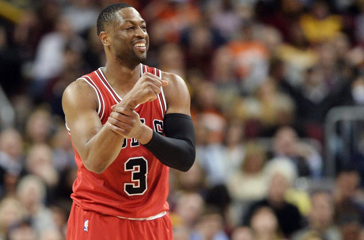 教练关键轮换引发赛后讨论（关键时刻的用人选择引发赛后热议）