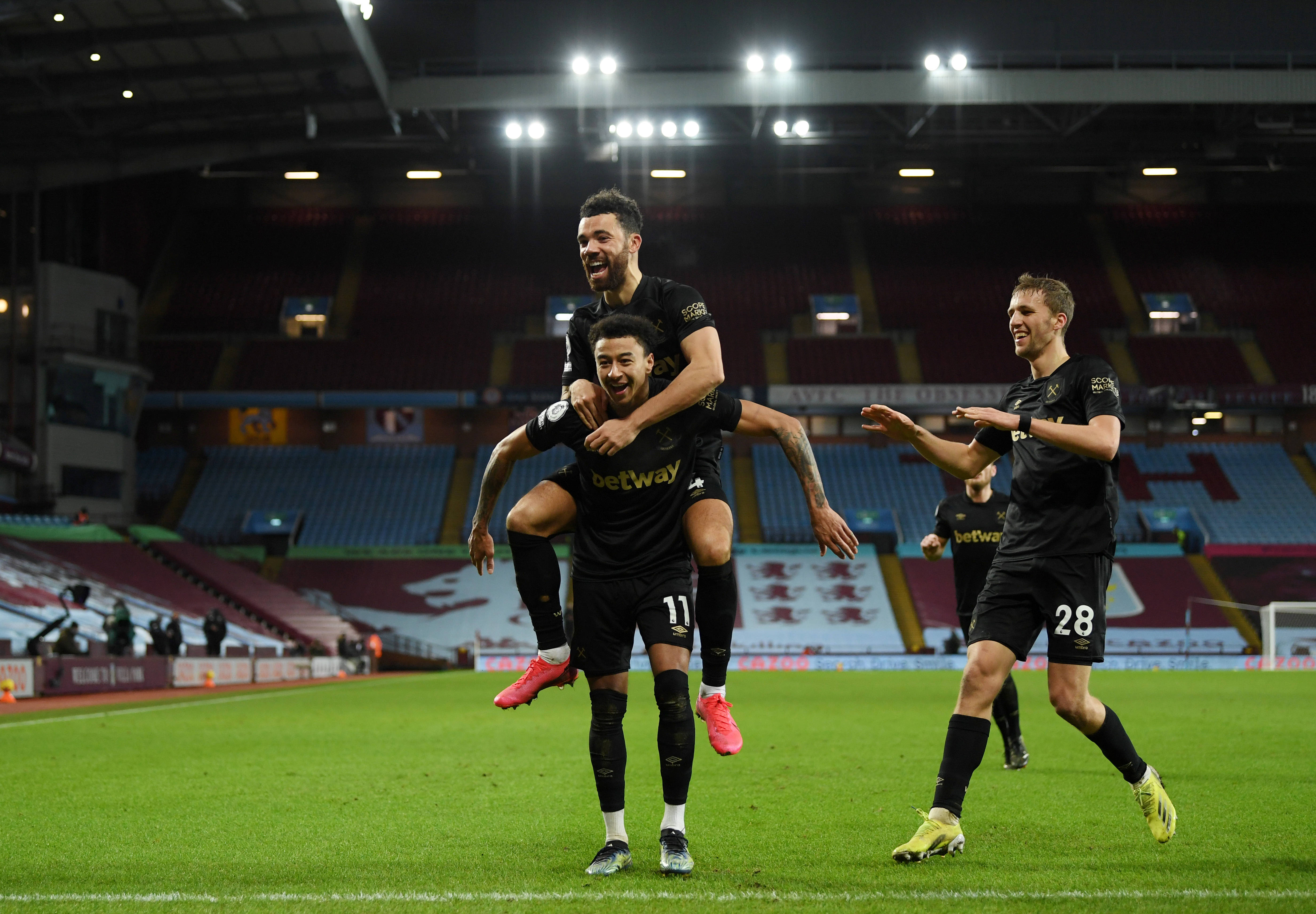 结束两年半的等待！官方：巴萨回归诺坎普，首战将对阵毕巴（两年半的等待终结！巴萨官宣重返诺坎普，回归首战迎战毕巴）