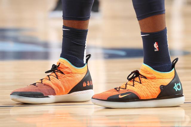 法比奥晒与古加搞怪合照：我们爱中国，很满意现在的生活状态（法比奥与古加晒搞怪合影：我们热爱中国，对当下生活十分满意）