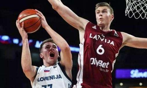 齐沃：踢完凯拉特后我对球队的训话？今晚我们会看到有没有效（齐沃：对阵凯拉特后的队内讲话是否奏效，今晚见分晓）