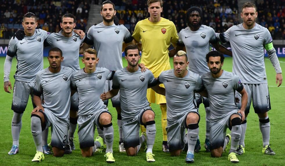 万项：距离理想中的球员还差很多；最后两场比赛不会放松（万项：离理想球员标准仍有不小差距，收官两战绝不松懈）