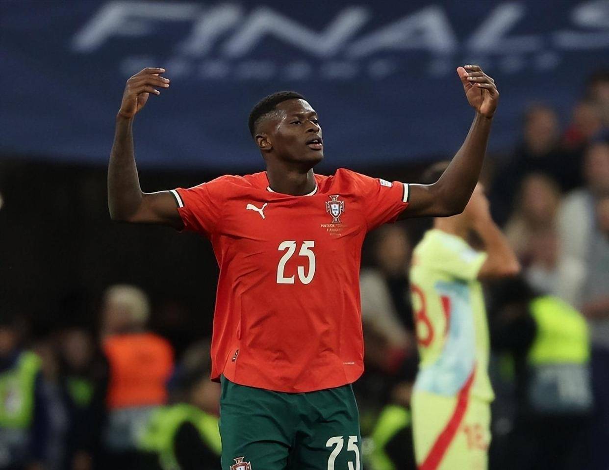 佩工：胜利是送给球迷的圣诞礼物，希望明年能继续保持好状态（佩工：胜利当作送给球迷的圣诞礼，盼明年保持佳态）