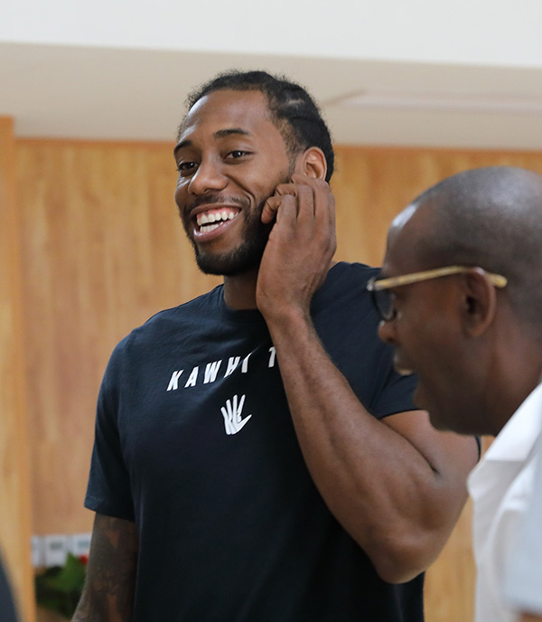 狄龙：花哨可爱那不是我的风格 硬朗作风才是取胜之道（狄龙：我不玩花哨可爱风，硬派作风才是制胜关键）