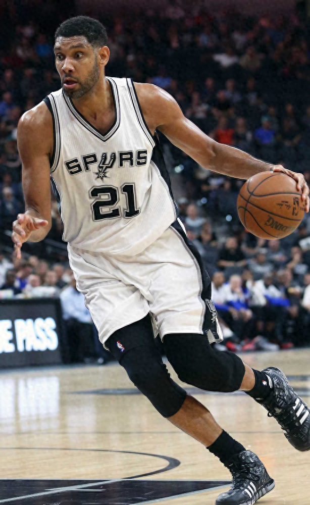 杨毅：CBA公司完全错误判断了经济版权形势 到哪儿谈都撇着大嘴（杨毅批评CBA公司误判版权与经济形势，谈判处处狮子大开口）