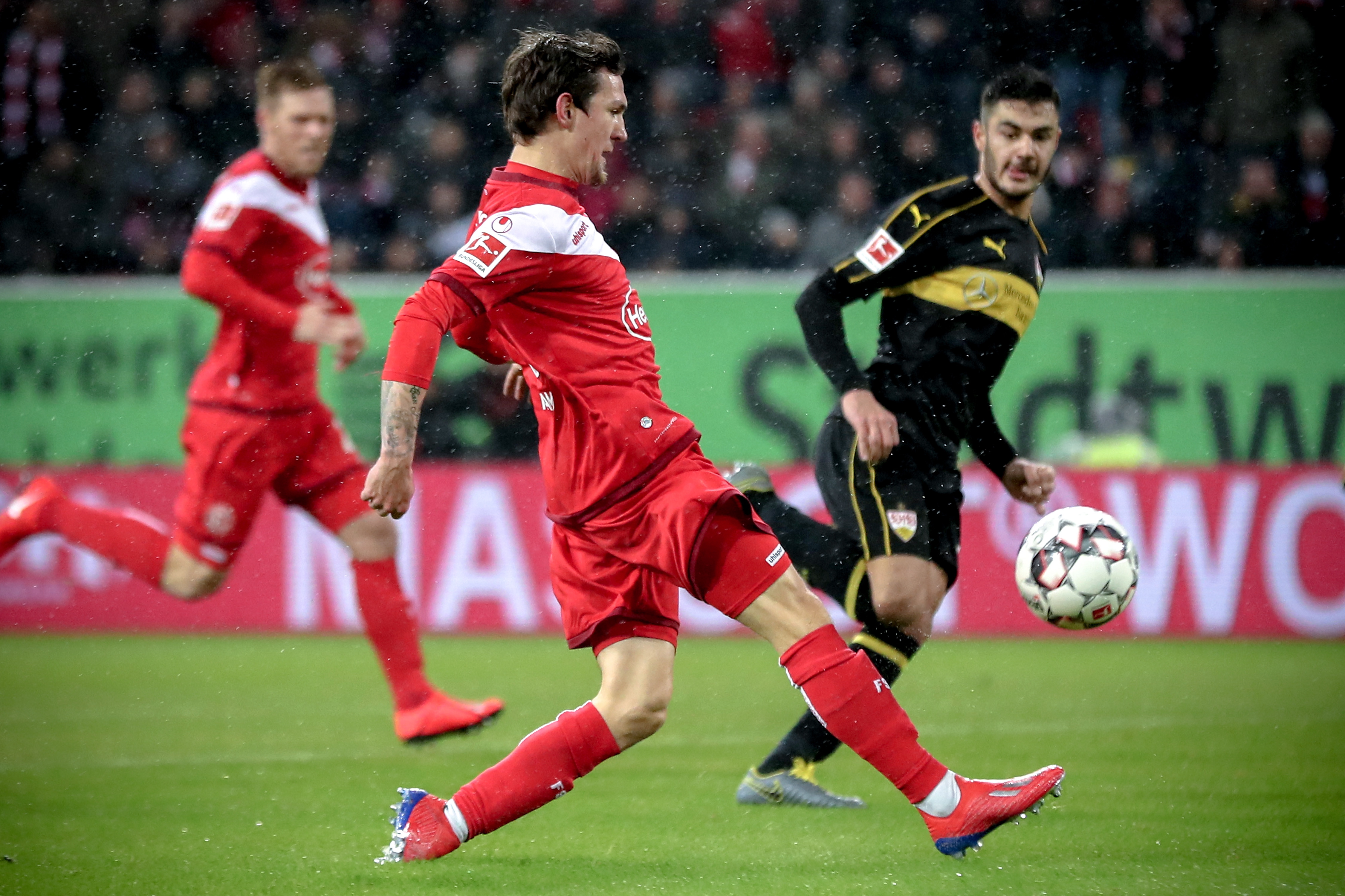 表情严肃！杨鸣回应遭江苏大逆转：球员没能站出来，大家畏手畏脚（面色凝重！杨鸣谈江苏逆转：关键时刻无人挺身，队员普遍拘谨）