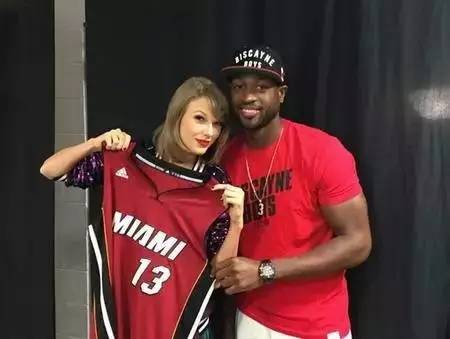 拉菲尼亚归来，巴萨重振雄风（拉菲尼亚回归，巴萨再现锋芒）