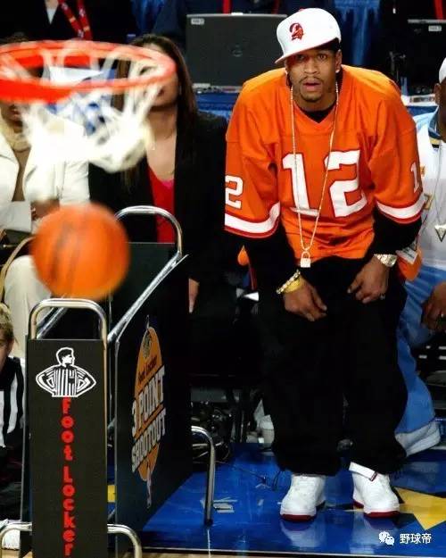 西甲战报：斯威德伯格梅开二度，九人皇马0-2塞尔塔（西甲赛况：斯威德伯格双响，九人皇马0-2不敌塞尔塔）