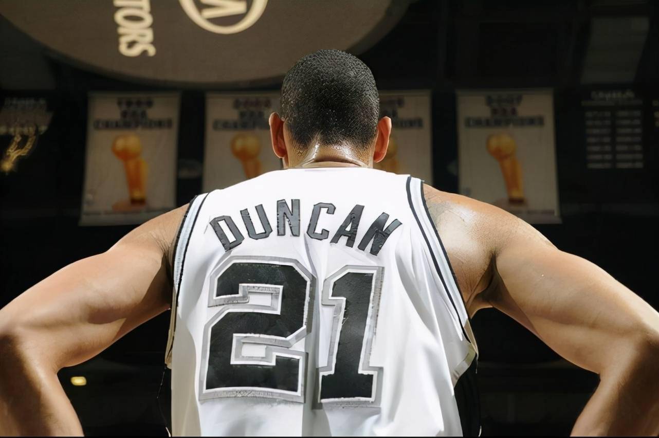 格里马尔多破门，勒沃库森队史第二次欧冠做客英格兰取得领先（格里马尔多破门，勒沃库森队史第二次在欧冠英格兰客场先拔头筹）