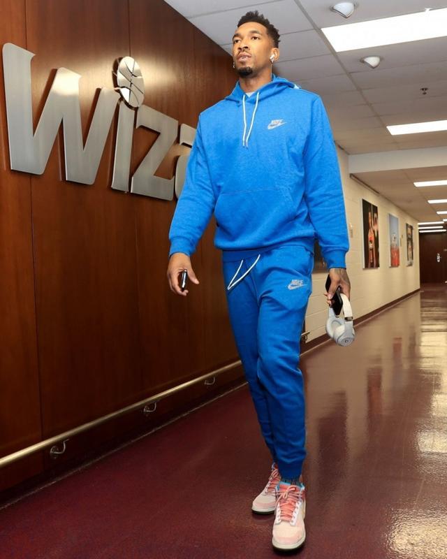 迎战阿联酋！伊拉克巴士拉省宣布放假一天，为主队营造氛围（伊拉克巴士拉省为主队造势：迎战阿联酋，全省放假一天）