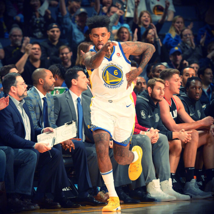 布达佩斯Major：枪法碾压！绿龙13-8战胜液体取开门红（布达佩斯Major：绿龙火力压制，13-8力克液体迎来开门红）