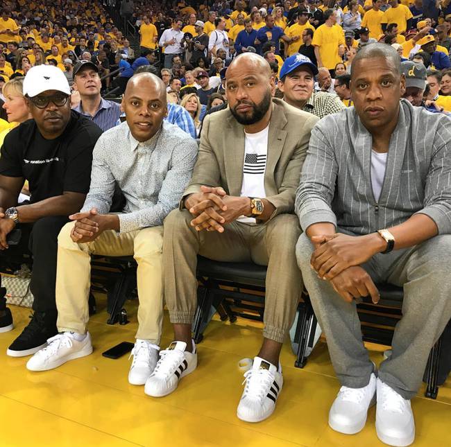 缺席迷你训练营！为了自己的续约合同，库明加就是要硬刚到底（为续约合同强硬到底！库明加选择缺席迷你训练营）